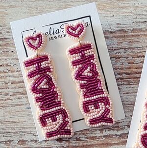 🩷"HONEY" Heart Earrings